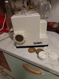 macchina pastamatik con accessori 