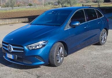 MERCEDES B 180 (W247) Automatic Executiv (116cv)