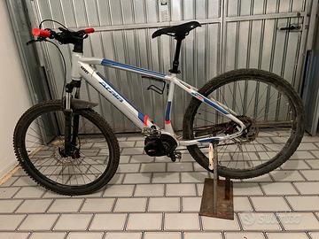 Atala B-cross