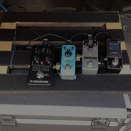 Pedaliera per chitarra artigianale