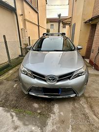 Toyota Auris hybrid 2013