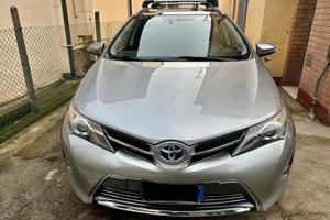 Toyota Auris hybrid 2013