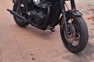 triumph bonneville t120 black