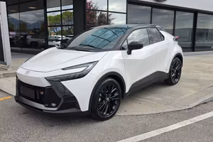 Toyota CHR GR SPORT 2.0 AWD 
