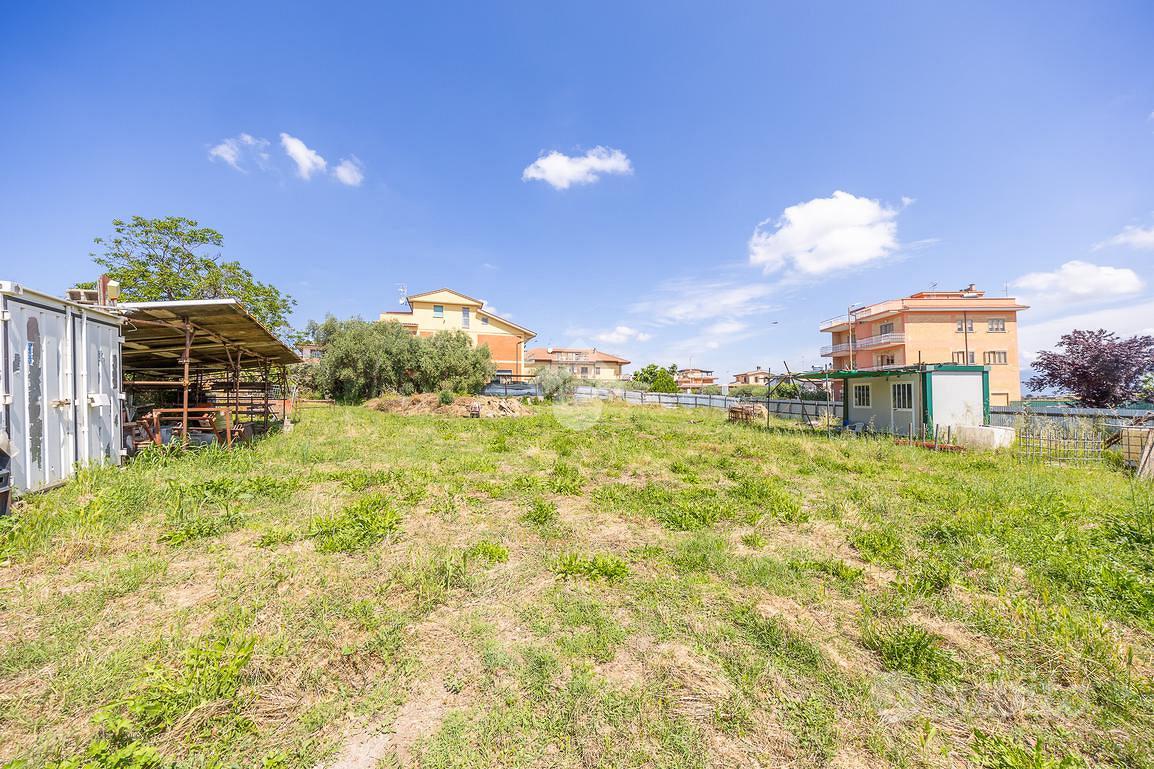 TER. RESIDENZIALE A ROMA - Vista 3
