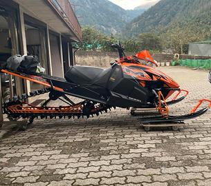 Motoslitta Arctic Cat M8000