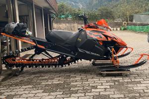 Motoslitta Arctic Cat M8000