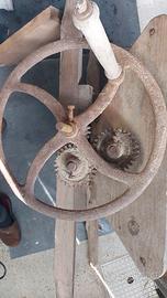 antica macina uva,pigiatrice