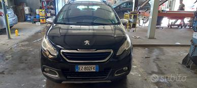 Peugeot 2008 nera metallizzata