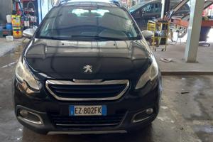 Peugeot 2008 nera metallizzata