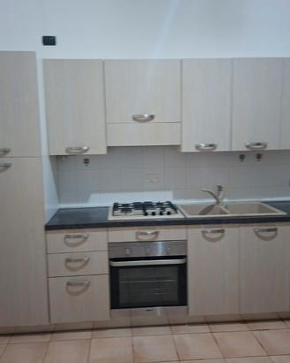 CUCINA COMPLETA CON ELETTRODPMESTICI