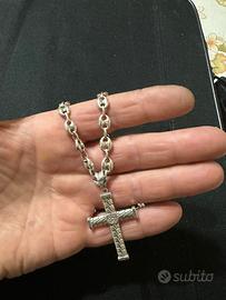 Collana e croce in argento