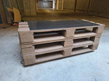 Mobile Tv con bancali e vetro