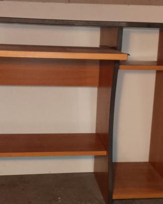 scrivania porta PC
