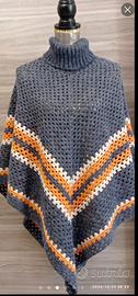 Poncho all'uncinetto artigianale 