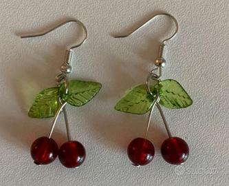 Orecchini di ciliegia fatti a mano