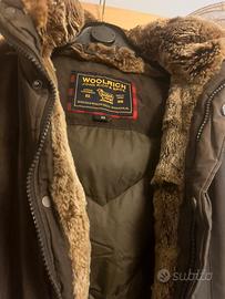Woolrich giaccone marrone XS e altro woolrich nero
