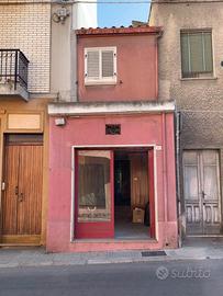 Guspini - Locale commerciale da ristrutturare