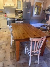 Tavolo in legno massello