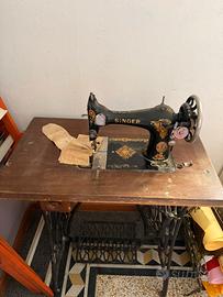 Macchina cucire antica