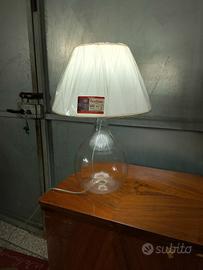 Lampada da tavolo in vetro