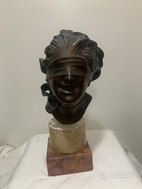 Statua dea bendata in bronzo