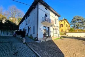 CASA SEMINDIPENDENTE A TRAVERSETOLO