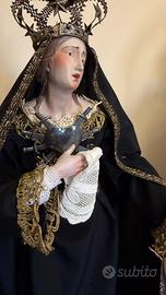 Madonna addolorata sotto la campana