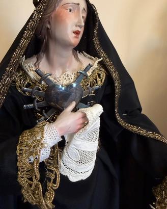 Madonna addolorata sotto la campana