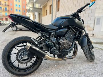 Moto Yamaha MT-07 nera 2020
