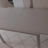 soggiorno più tavolo da cucina