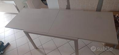 soggiorno più tavolo da cucina