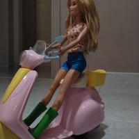 Barbie  con vespa 