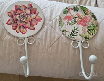 Appendiabiti da cameretta, nuovi, da 39 a 15 euro