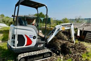 Mini escavatore bobcat e19