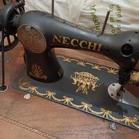 Macchina da cucire Necchi 