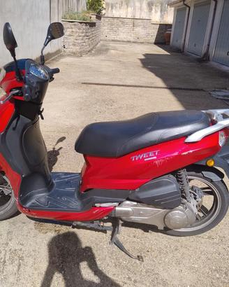 Peugeot Tweet 125 - Buono stato, bauletto nuovo