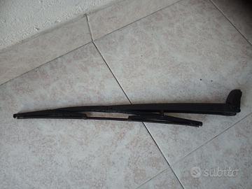 Braccio tergilunotto Lancia Y 840