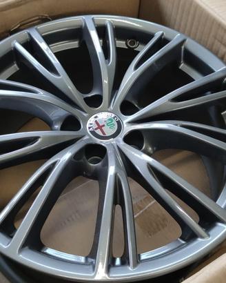 4 CERCHI LEGA ALFAROMEO STELVIO 18" CODICE A686