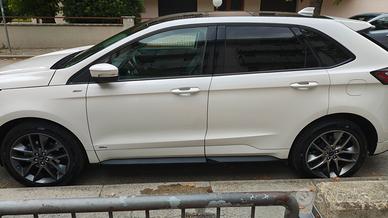 Ford Edge ST LINE  con gancio traino  