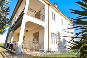 Villa di 412 m² con più di 5 locali a Crecchio