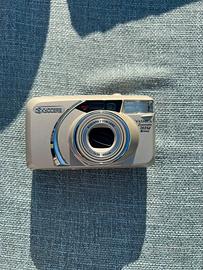 Macchina fotografica vintage Film Tested Yashica