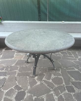 Tavolo rotondo in pietra