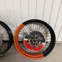 Cerchi motard 17  HM 50/ metzeler 6days extr nuove