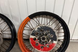 Cerchi motard 17  HM 50/ metzeler 6days extr nuove