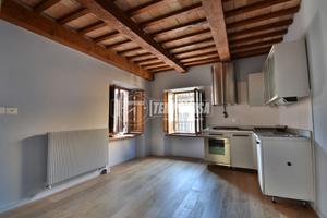 Appartamento ristrutturato con garage e terrazzo