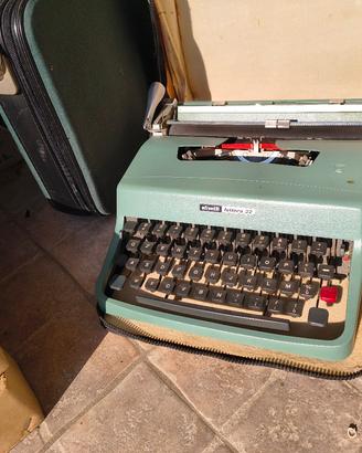 Olivetti lettera 32 macchina da scrivere