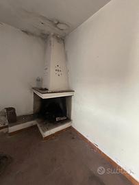 Casa campidanese libera su tre lati