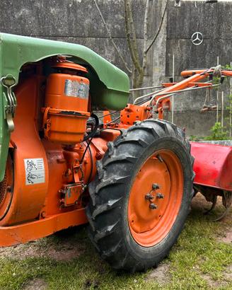 Motocoltivatore per giardino