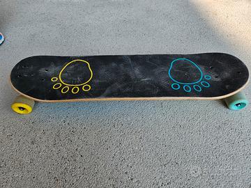 Skateboard per ragazzi e ragazze e protezioni